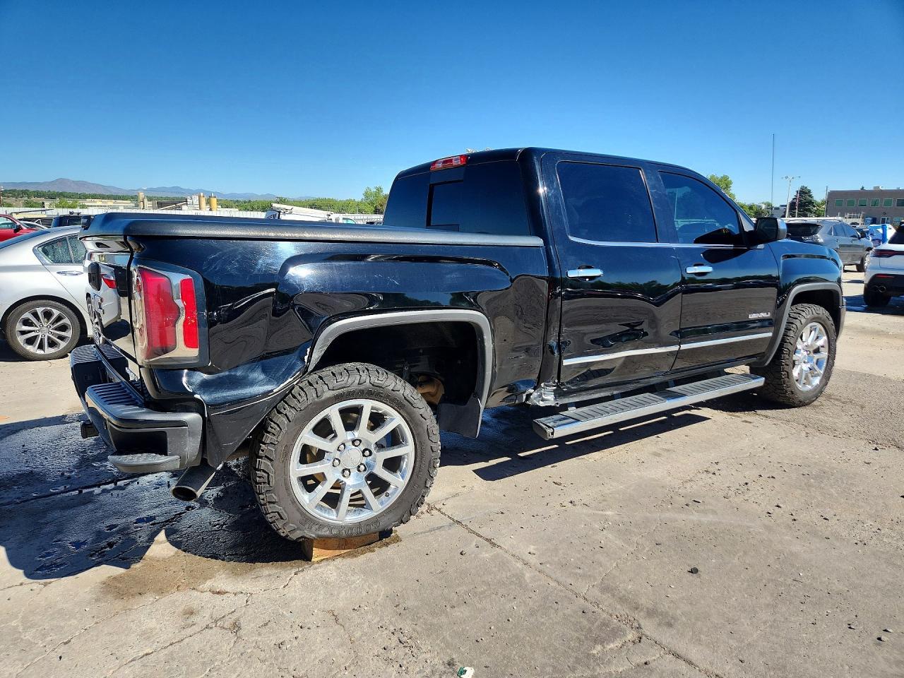 2016 GMC Sierra K1500 Denali - Image 3