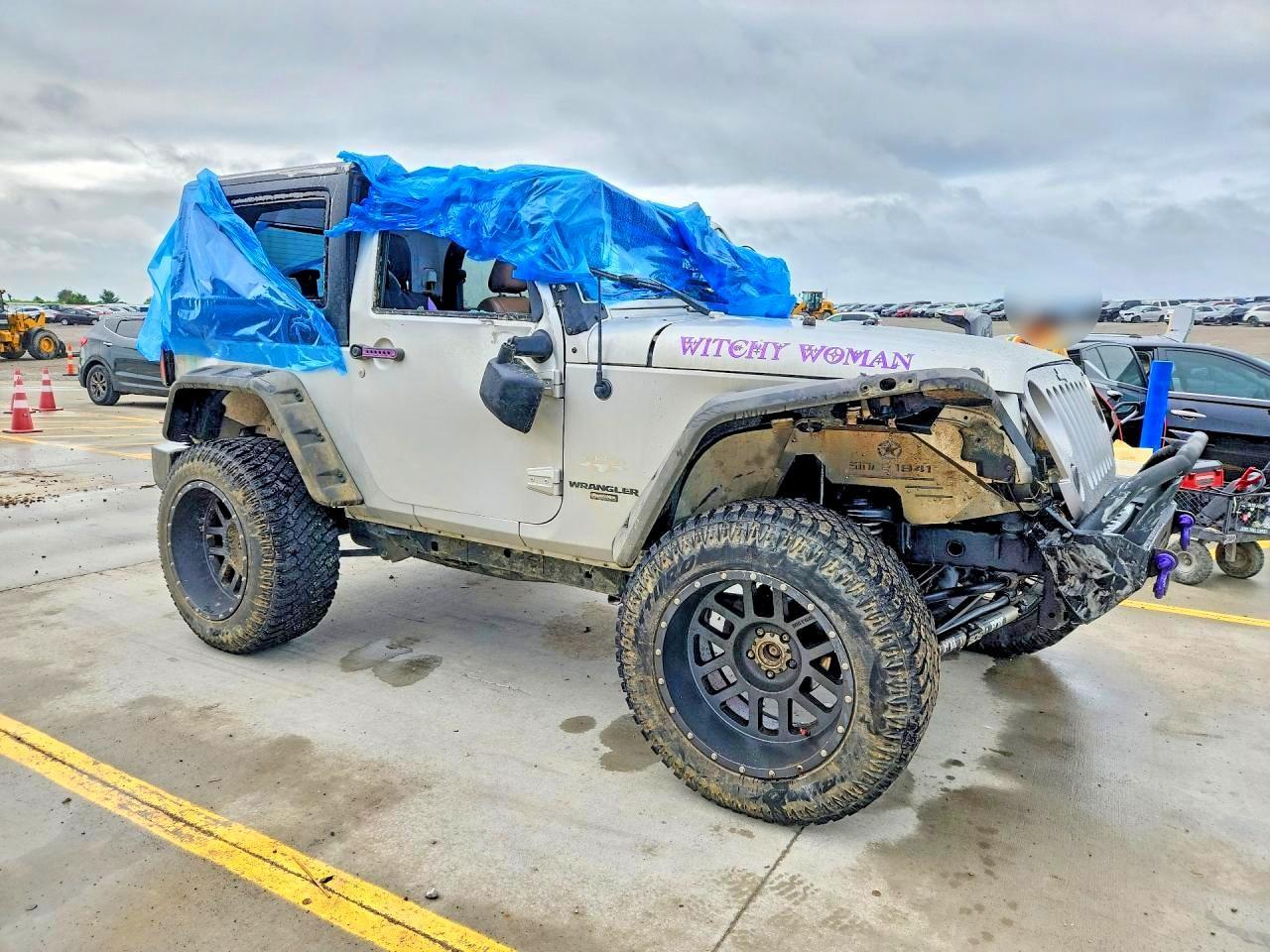 2011 Jeep Wrangler Sahara - Фото 4