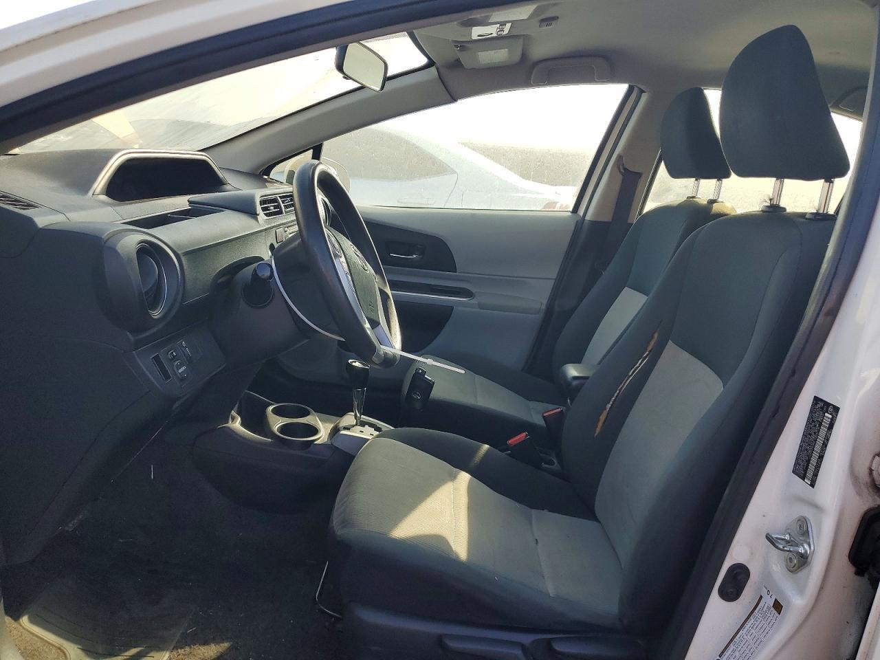 2014 Toyota Prius C Three - Фото 7