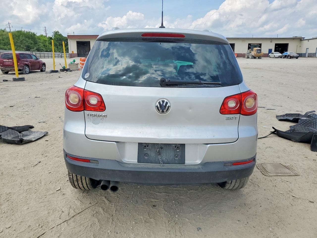 2011 Volkswagen Tiguan S - Фото 6
