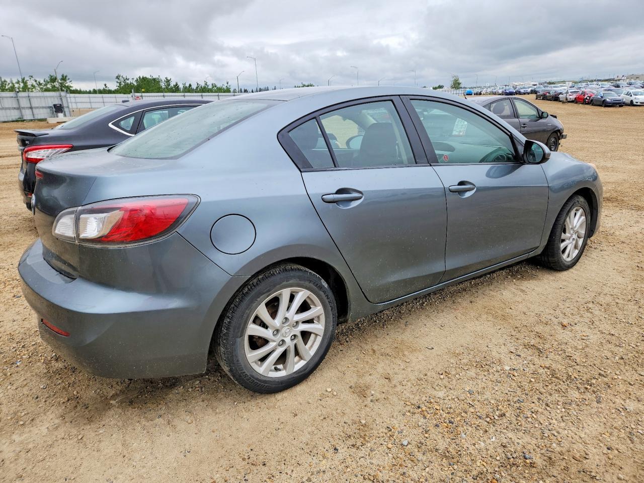 2012 Mazda 3 I - Image 3