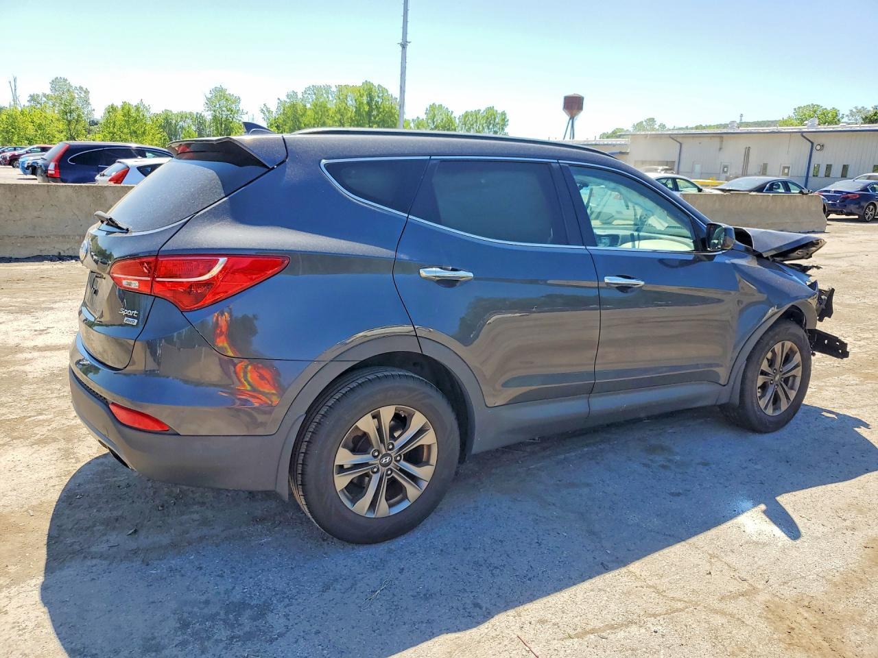 2016 Hyundai Santa Fe Sport 2.4L - Image 3