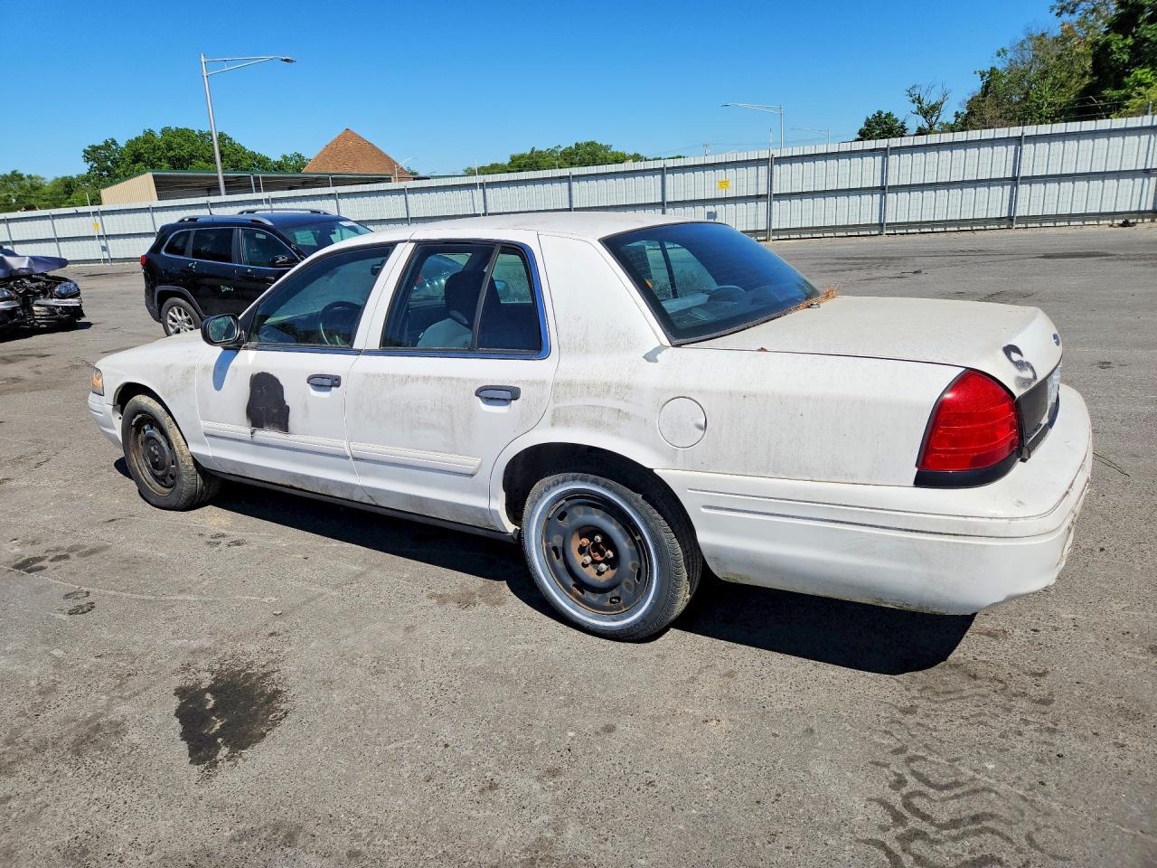 2010 Ford Crown Victoria S - Фото 2