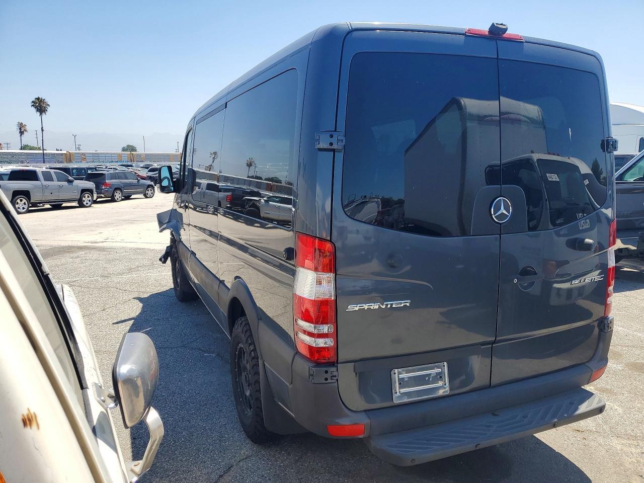 2014 Mercedes-Benz Sprinter 2500 - Фото 2