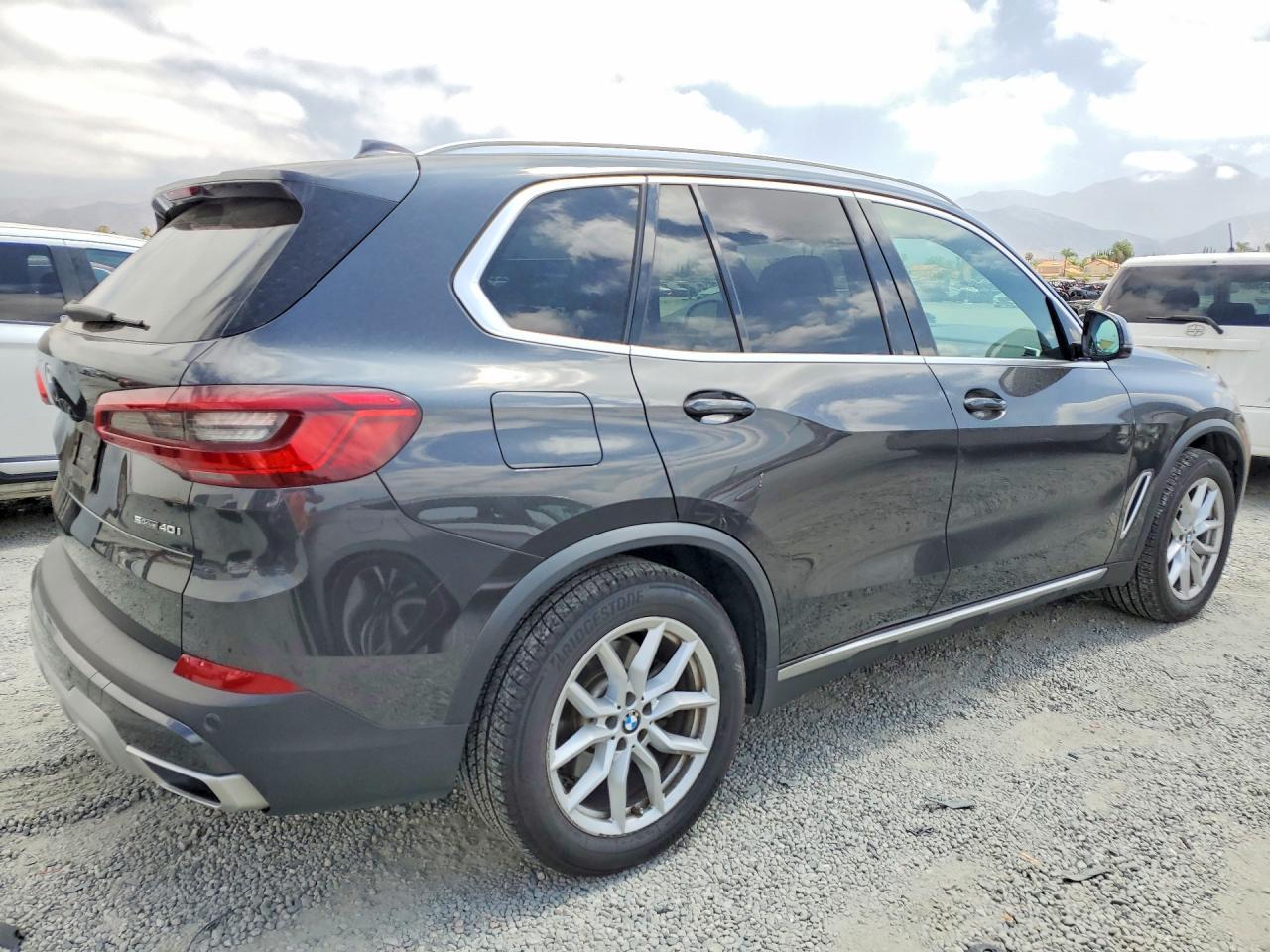 2020 BMW X5 Sdrive 40I - Фото 3