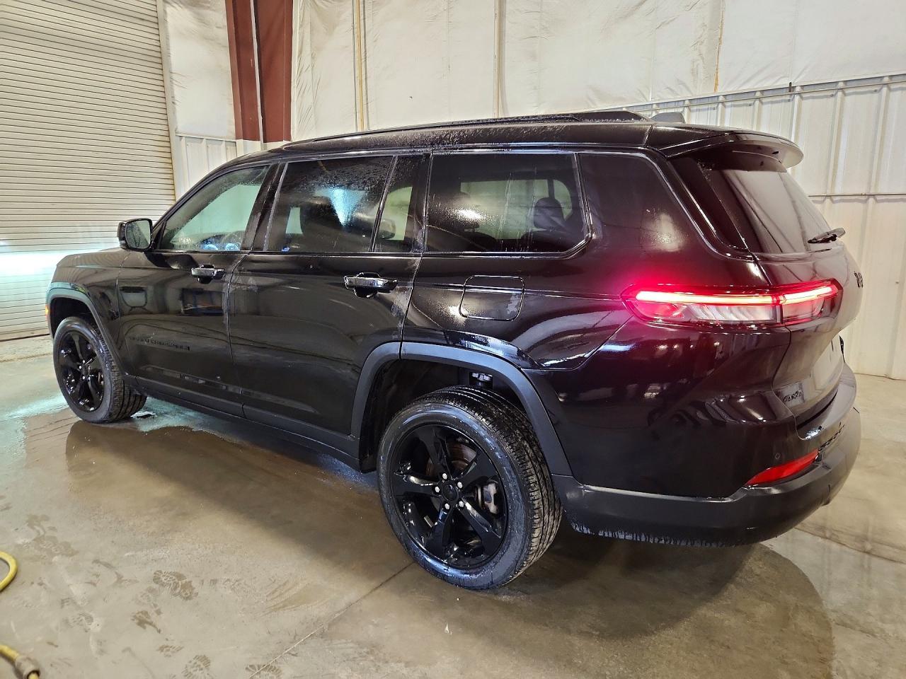 2024 Jeep Grand Cherokee L Laredo - Image 2
