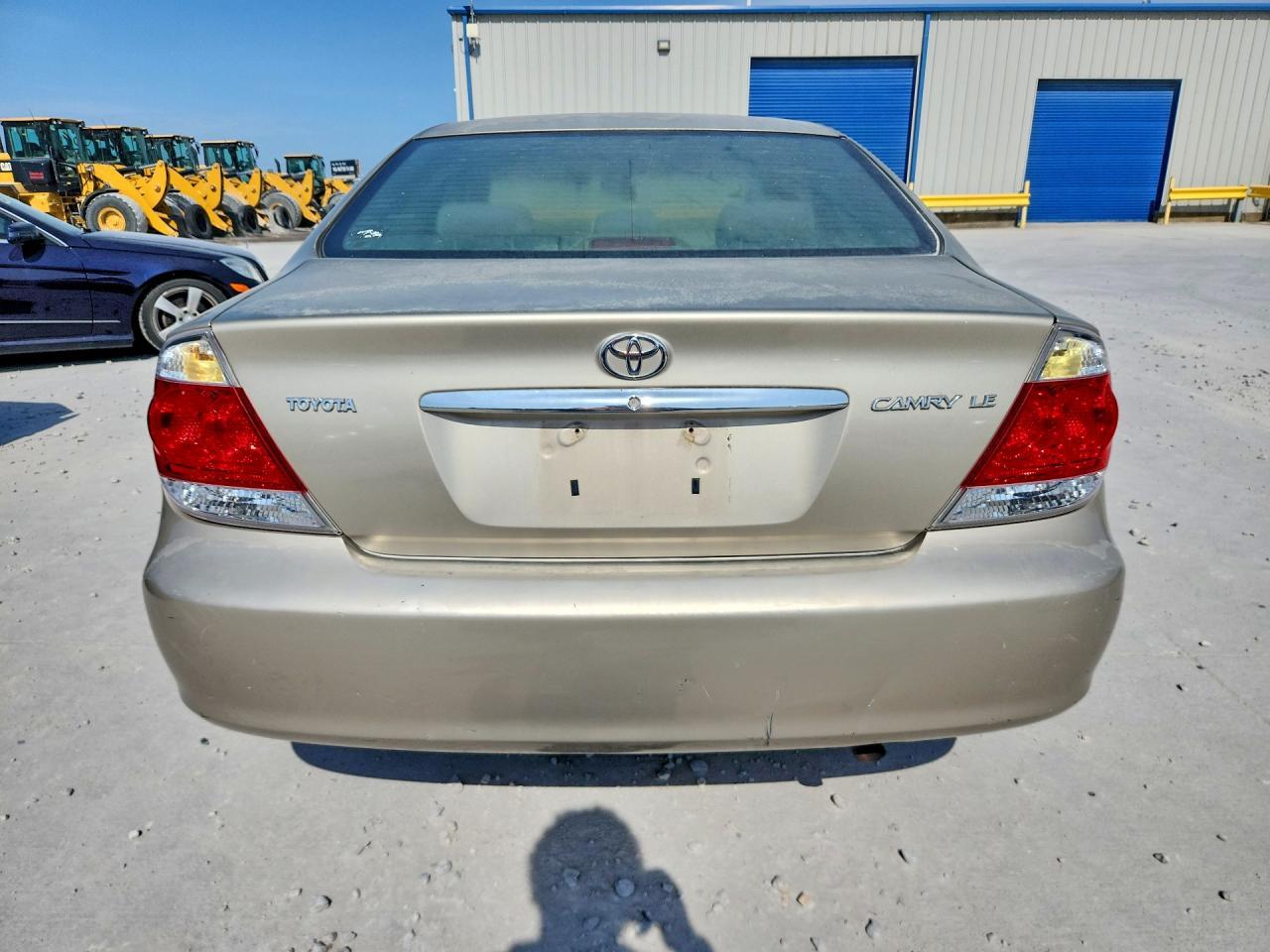 2006 Toyota Camry Le - Image 6