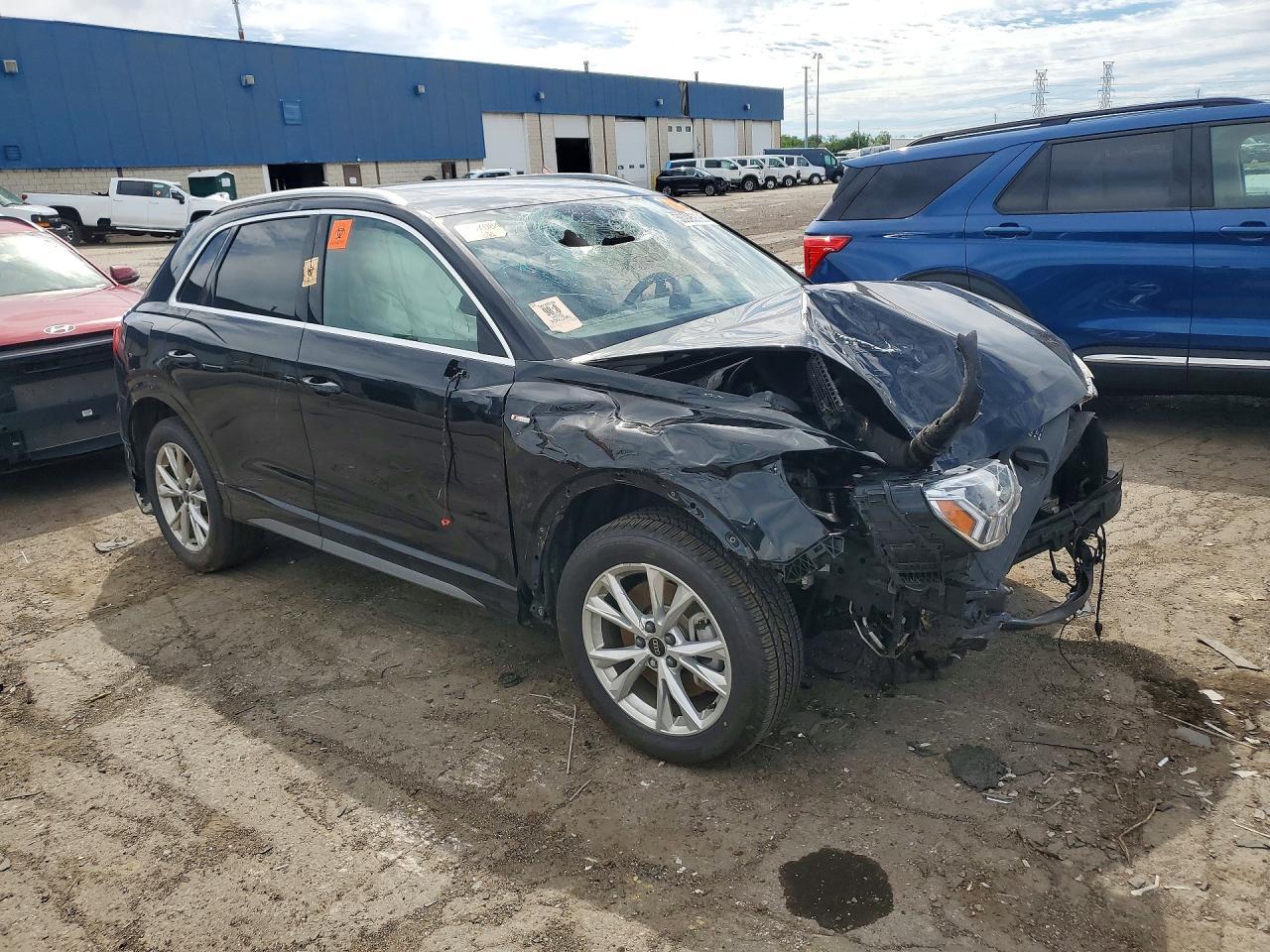 2025 Audi Q3 Premium S Line 45 - Фото 4