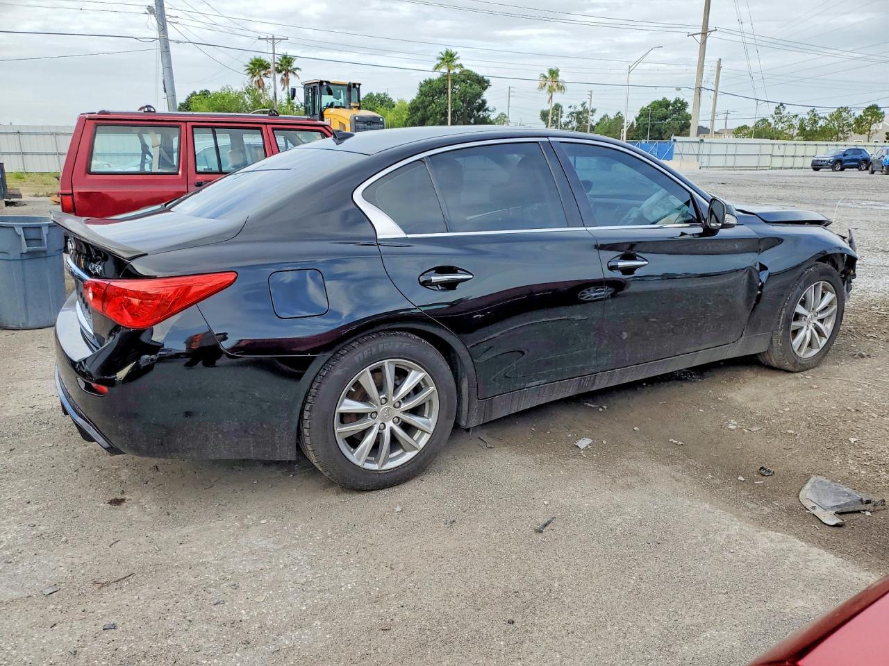 2016 Infiniti Q50 2.0T Premium - Фото 3