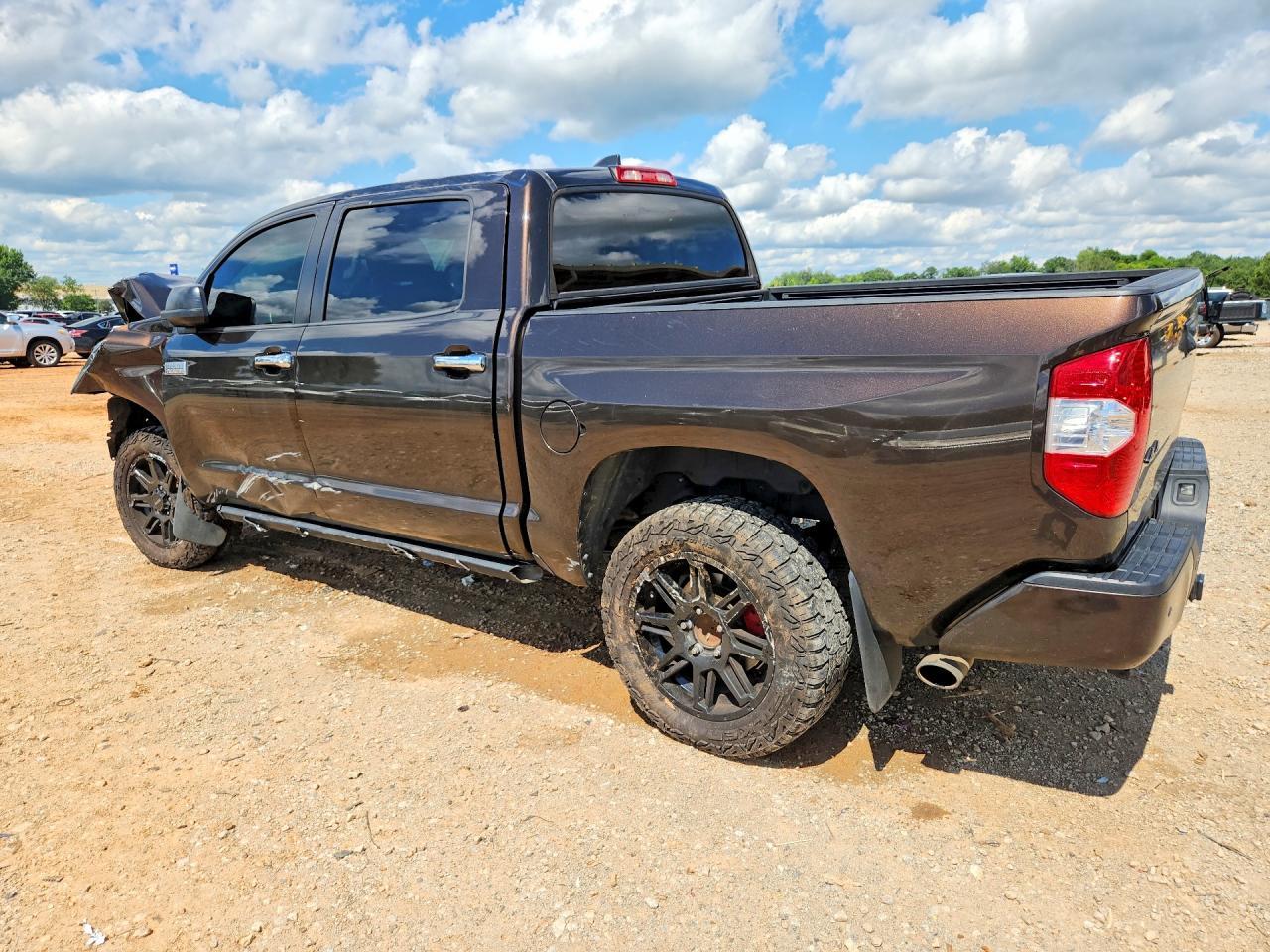 2020 Toyota Tundra Platinum - Фото 2
