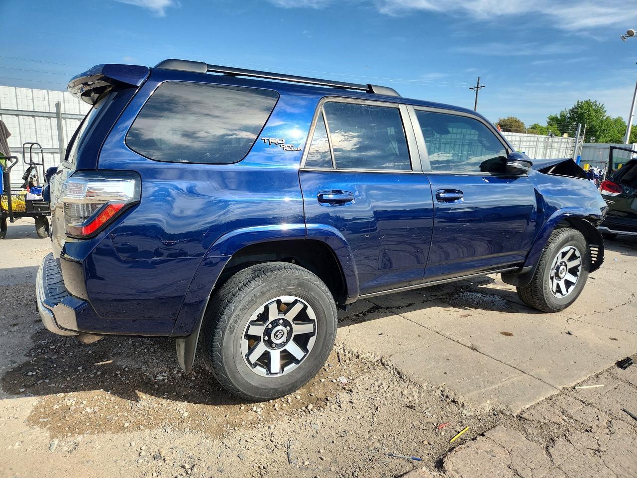 2020 Toyota 4Runner Trd Off-Road Premium - Image 3