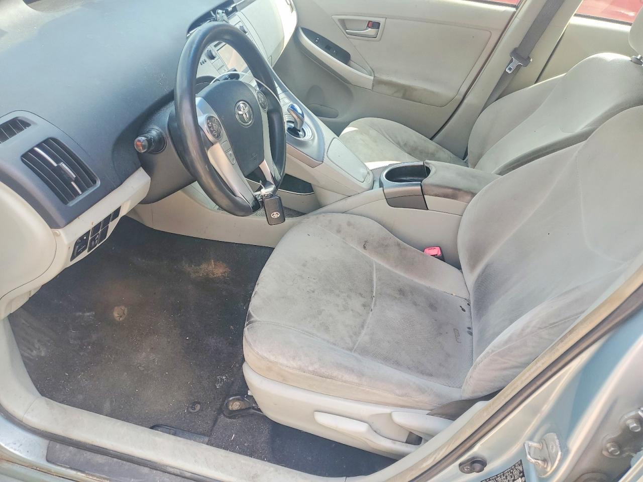 2012 Toyota Prius Two - Image 7