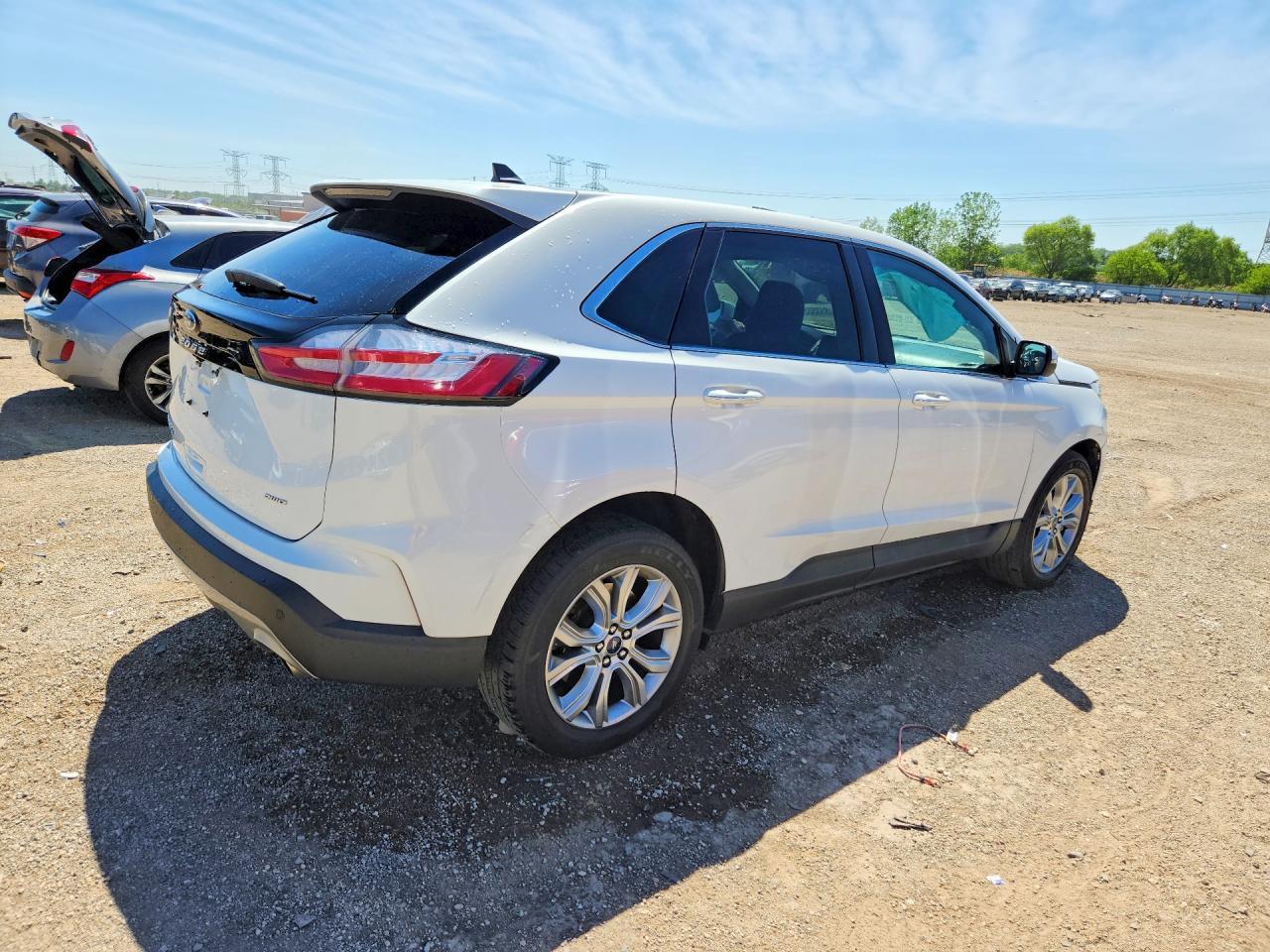 2022 Ford Edge Titanium - Фото 3