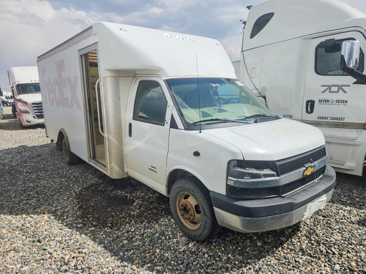 2021 Chevrolet Express G4500 - Фото 4