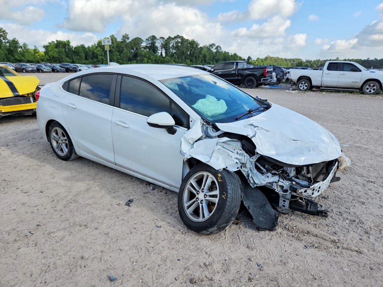2018 Chevrolet Cruze Lt - Image 4