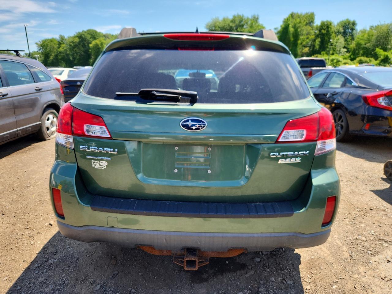 2011 Subaru Outback 2.5I Limited - Image 6