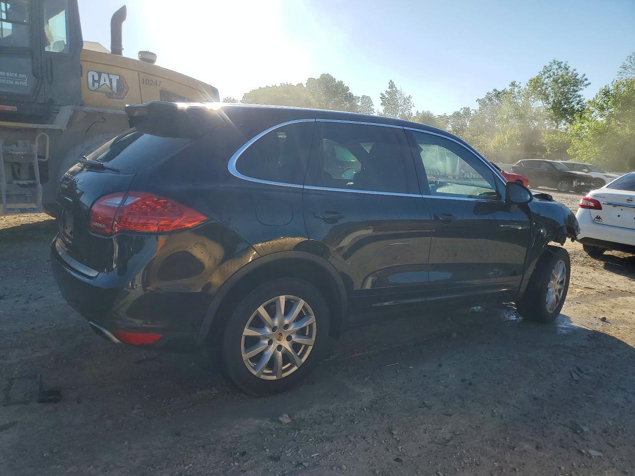 2013 Porsche Cayenne - Image 3