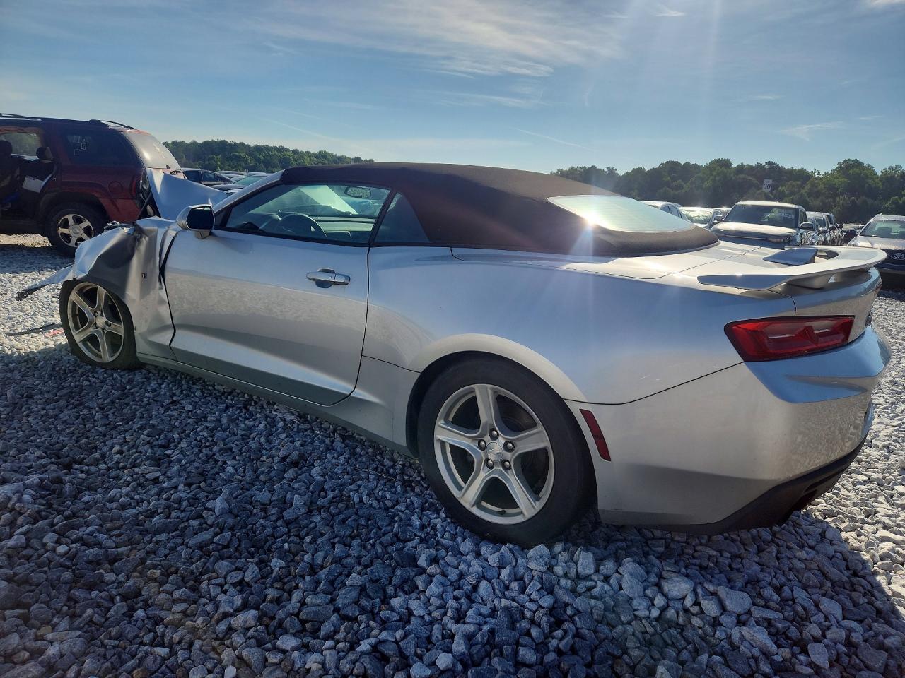2017 Chevrolet Camaro Lt - Image 2