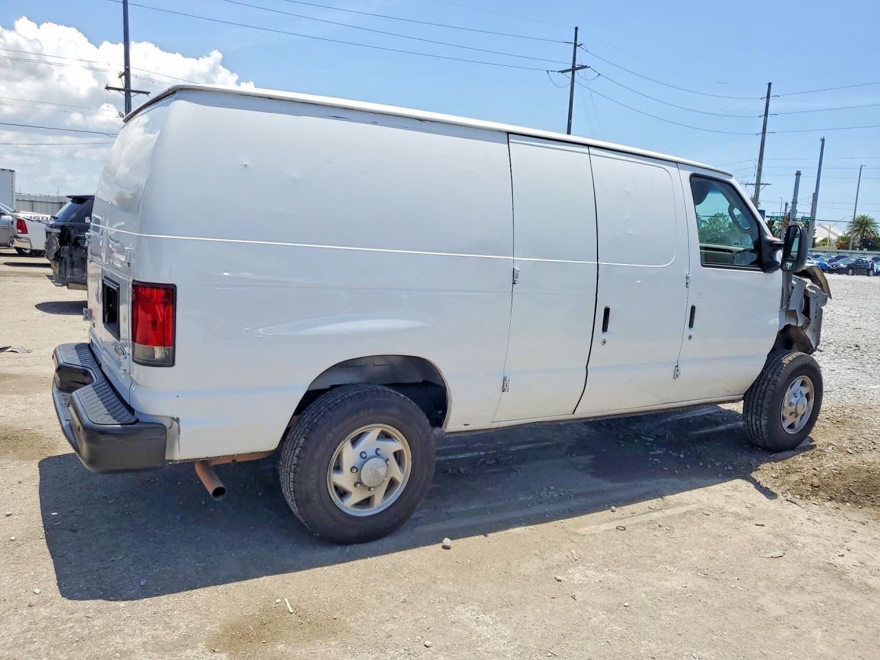 2014 Ford Econoline E250 Van - Image 3