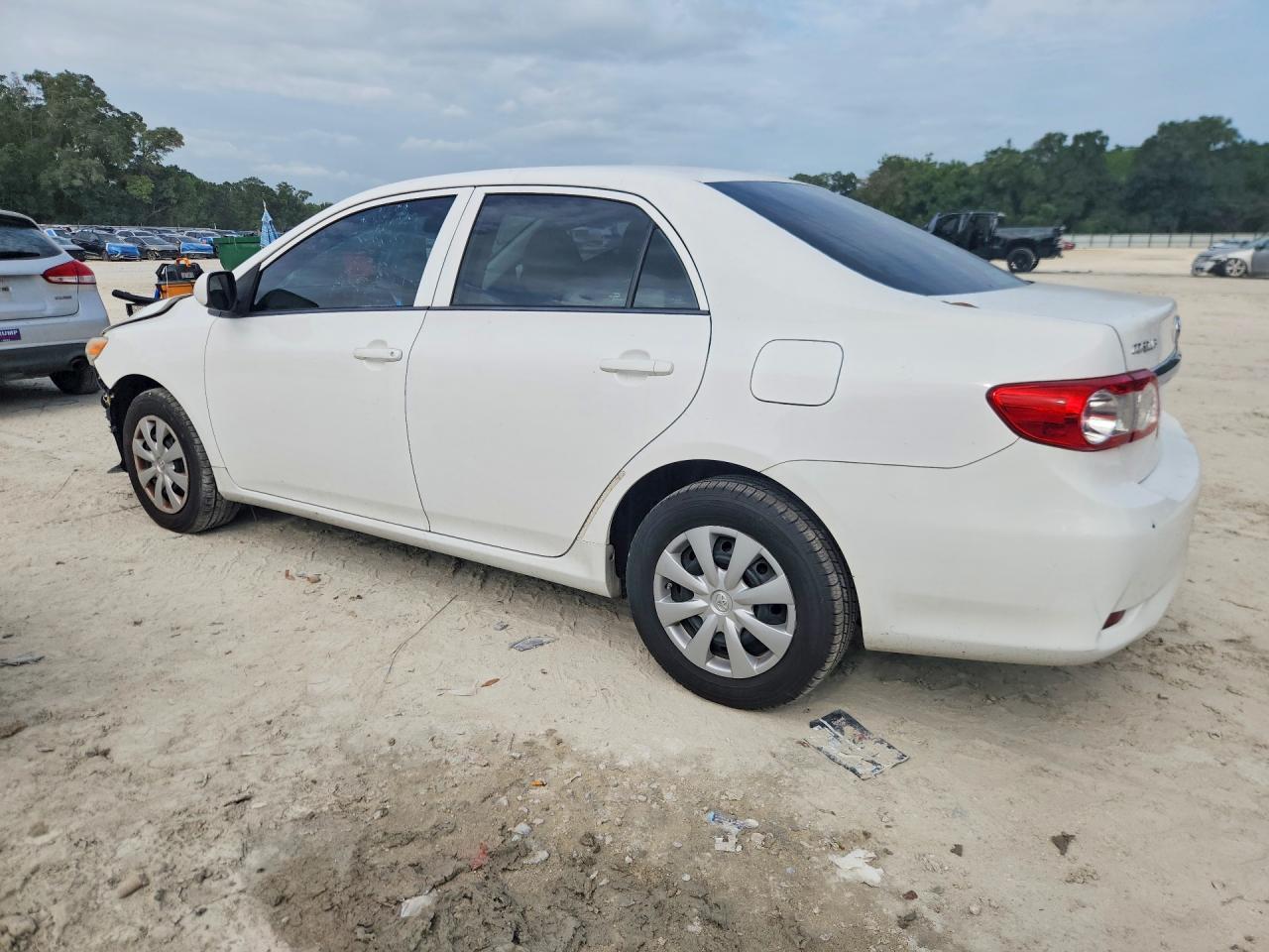 2013 Toyota Corolla L - Фото 2