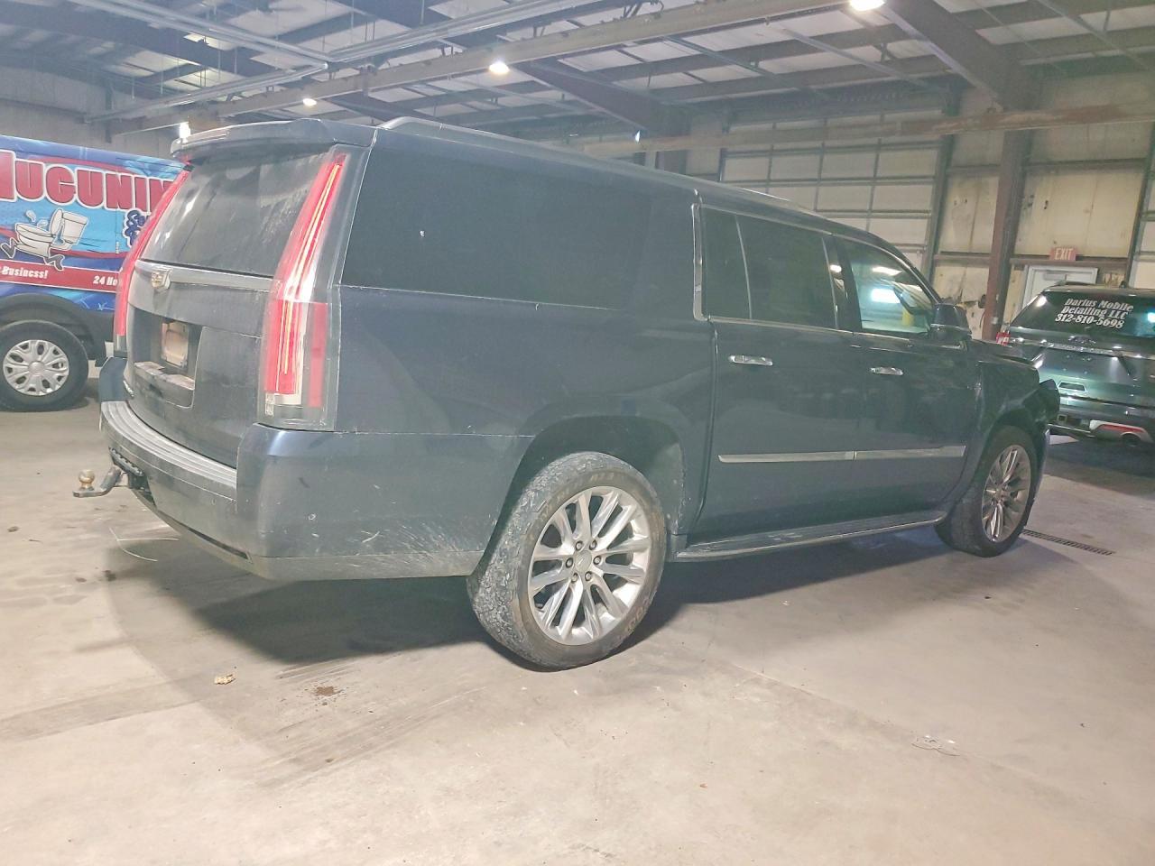 2017 Cadillac Escalade Esv Luxury - Image 3