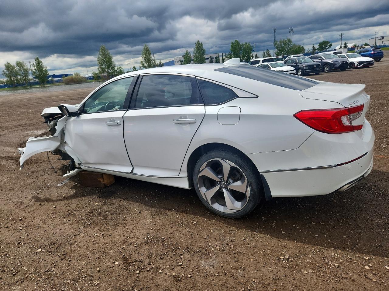 2018 Honda Accord Touring - Image 2