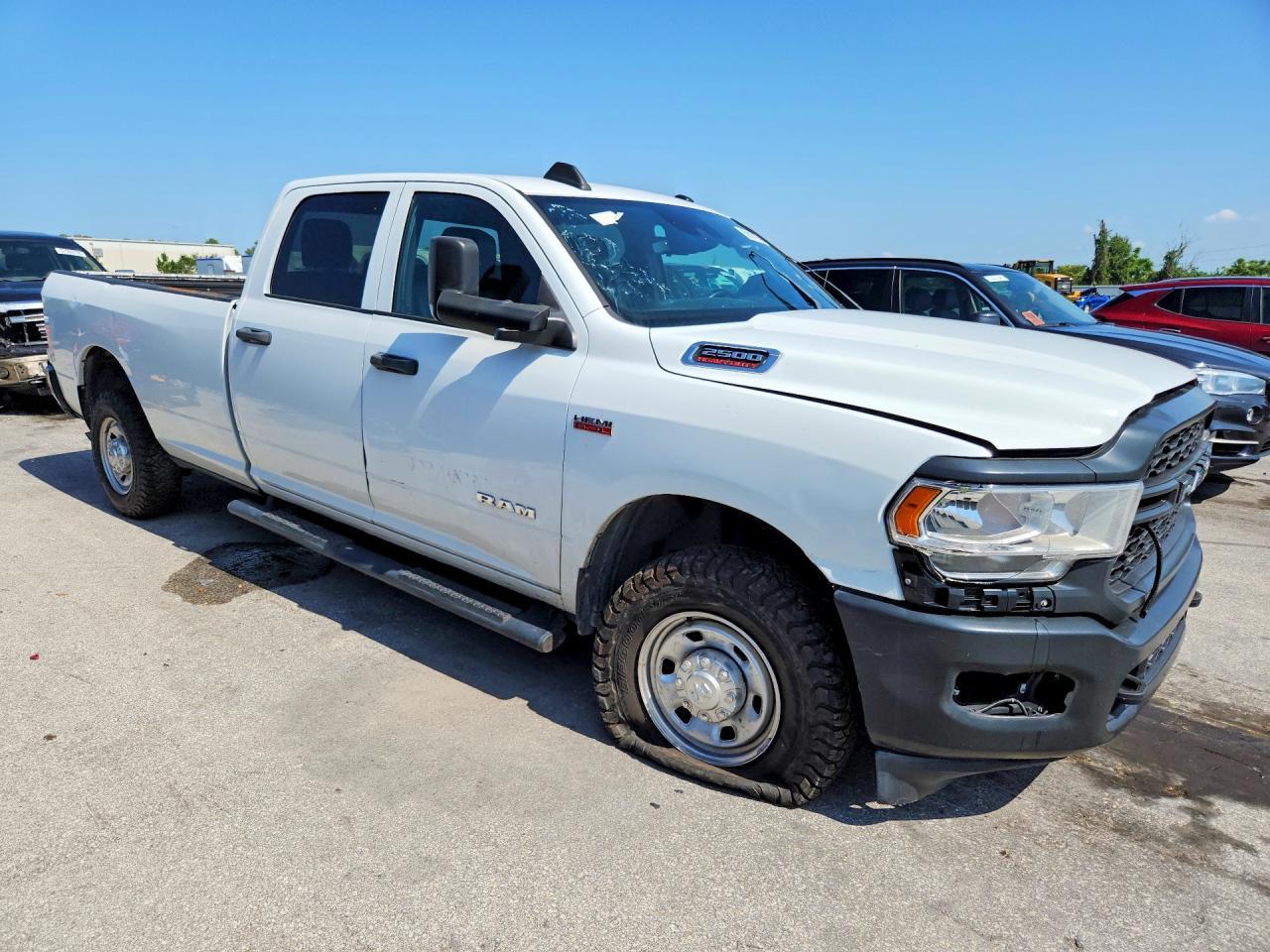 2022 Ram 2500 Tradesman - Фото 4