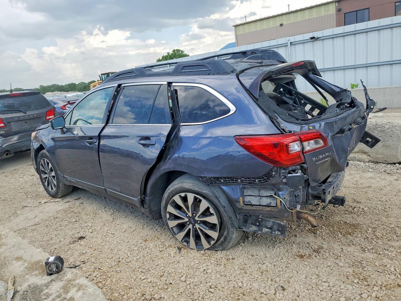 2017 Subaru Outback 2.5I Limited - Фото 2