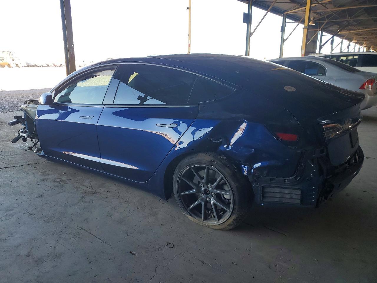2023 Tesla Model 3 - Фото 2