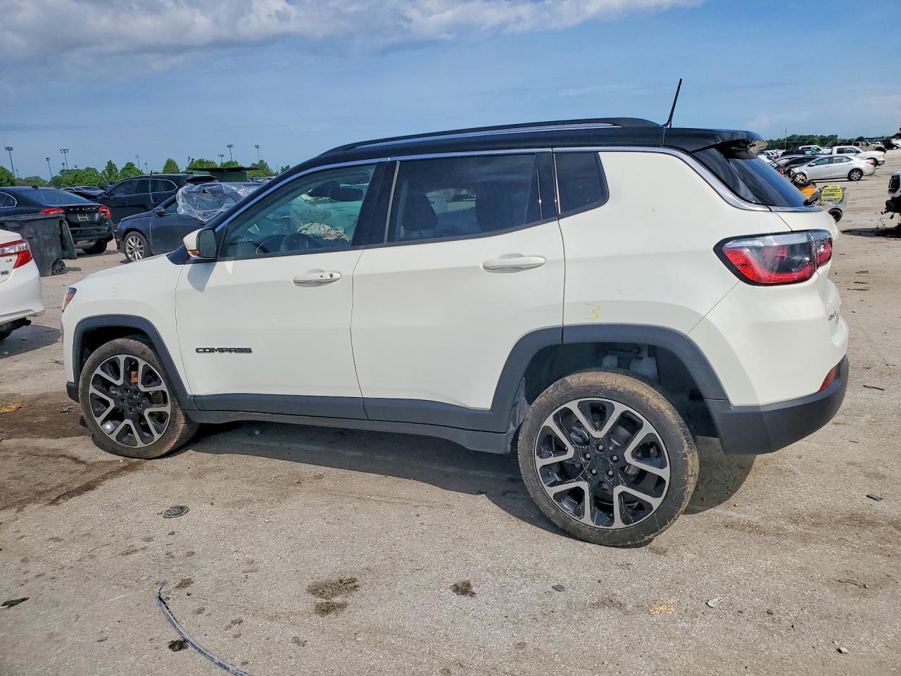 2017 Jeep Compass Limited - Фото 2