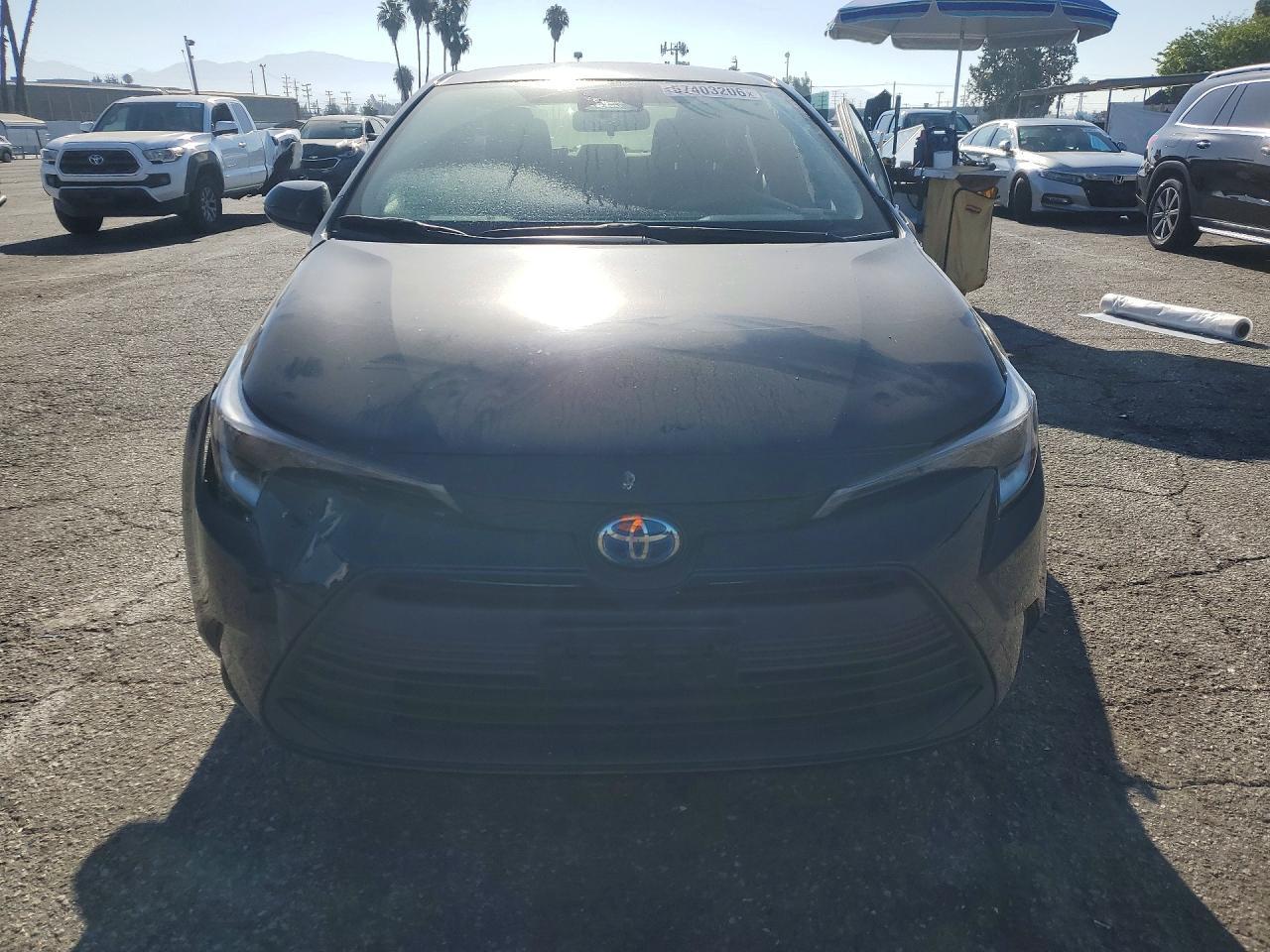 2025 Toyota Corolla Hybrid Le - Image 5