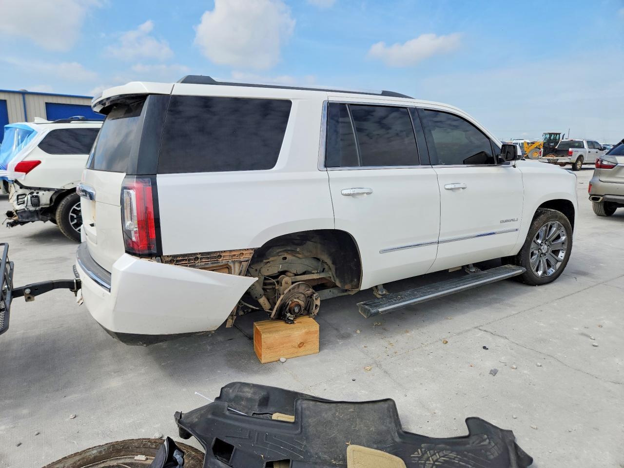 2016 GMC Yukon - Фото 3