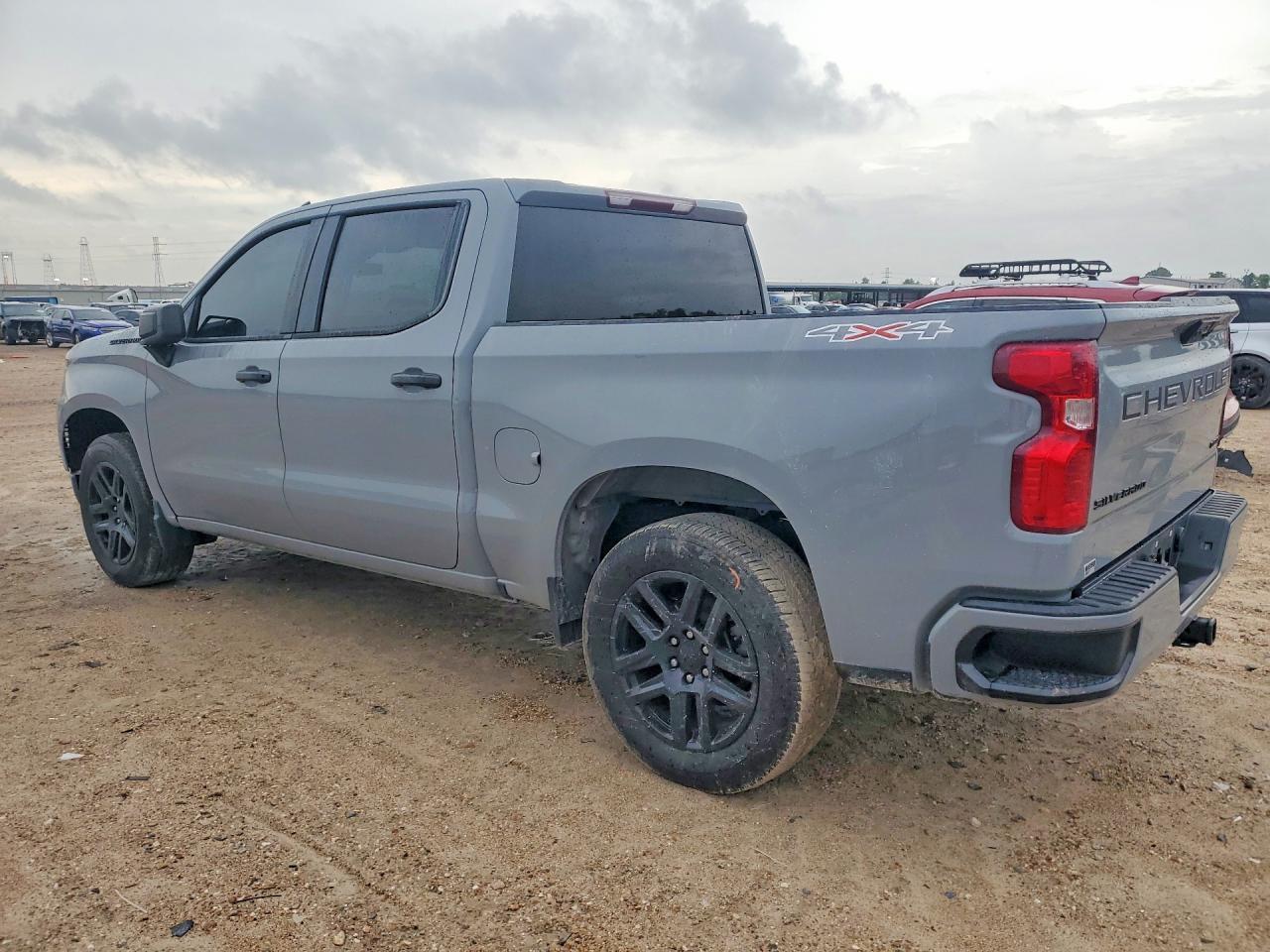 2024 Chevrolet Silverado K1500 Custom - Фото 2