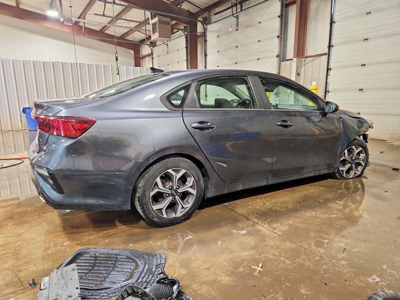 2019 Kia Forte Lxs - Image 3