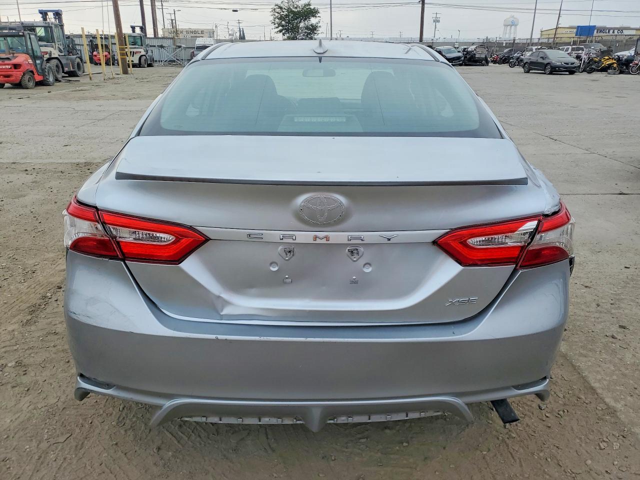 2019 Toyota Camry Le - Фото 6