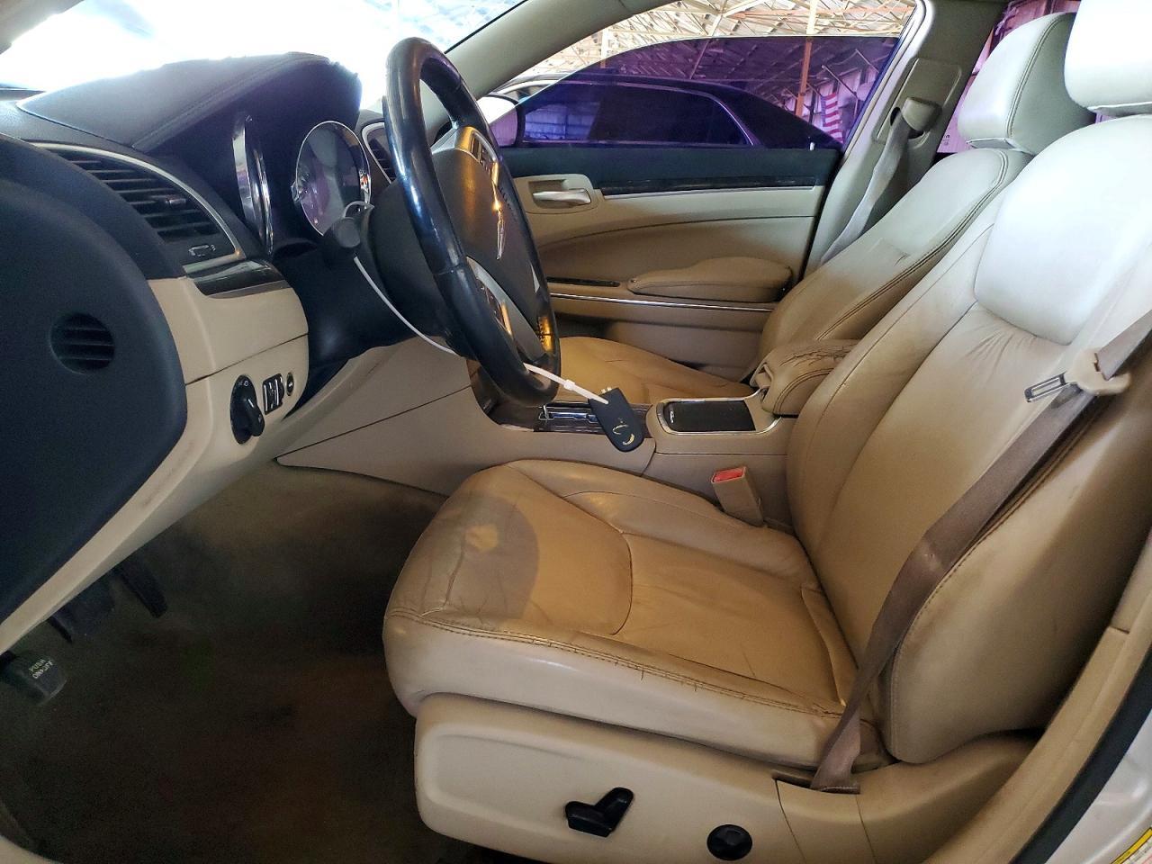 2011 Chrysler 300 Limited - Image 7