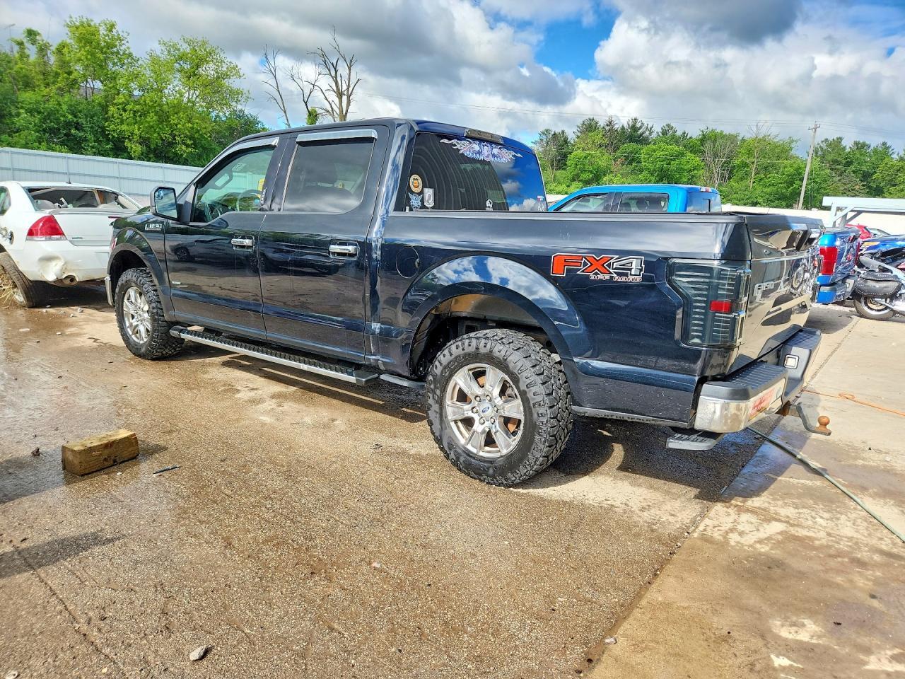 2016 Ford F150 Supercrew - Фото 2