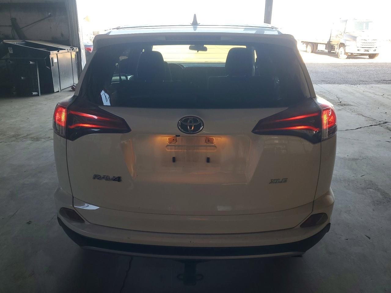 2018 Toyota Rav4 Xle - Фото 6