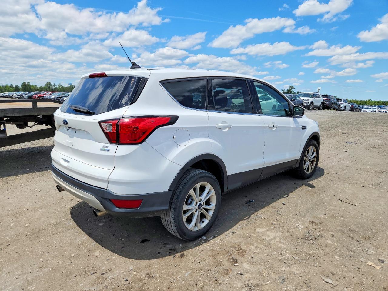 2019 Ford Escape Se - Фото 3