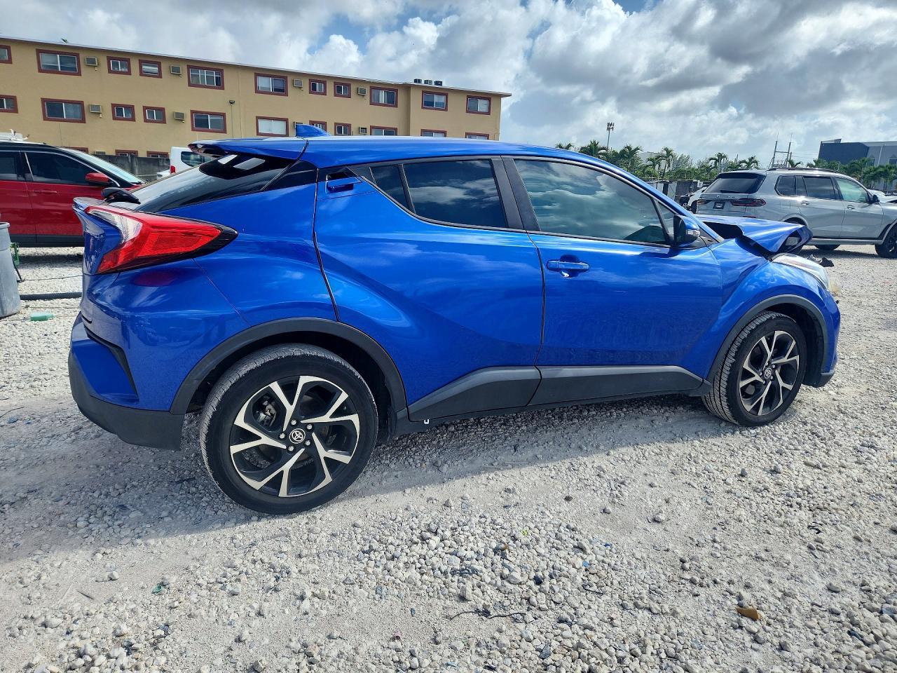 2021 Toyota C-Hr Xle - Фото 3