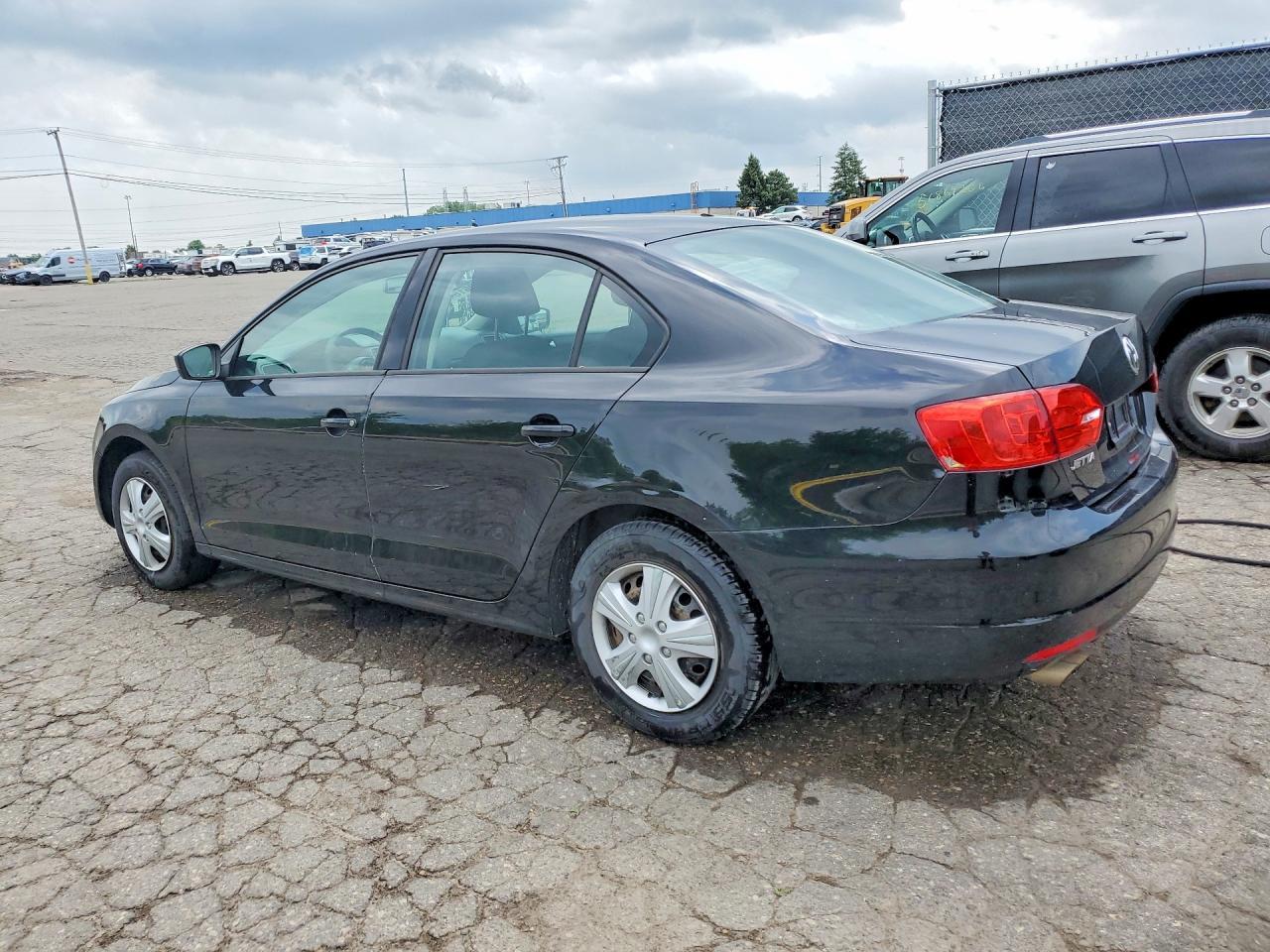 2014 Volkswagen Jetta Base - Image 2