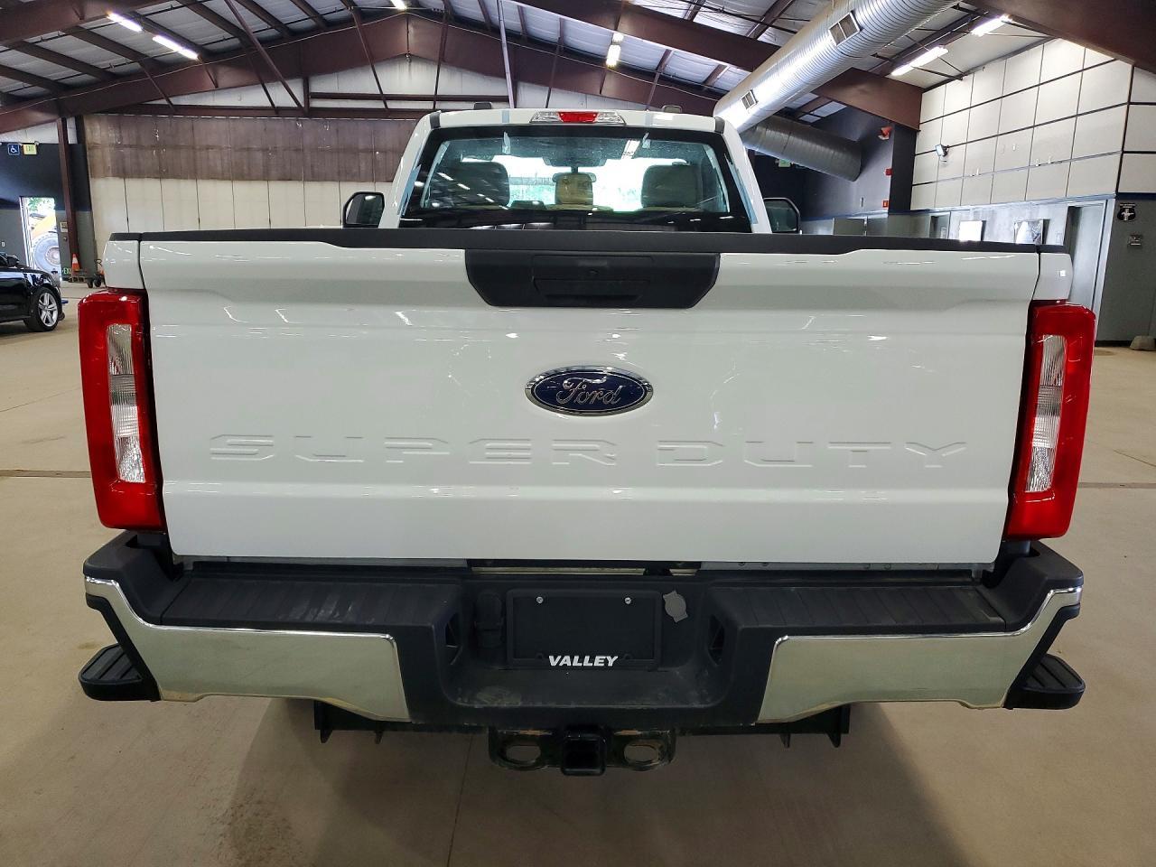 2023 Ford F250 Super Duty - Фото 6