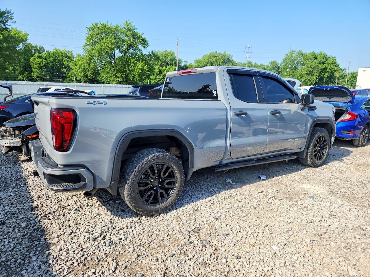 2024 GMC Sierra K1500 - Image 3