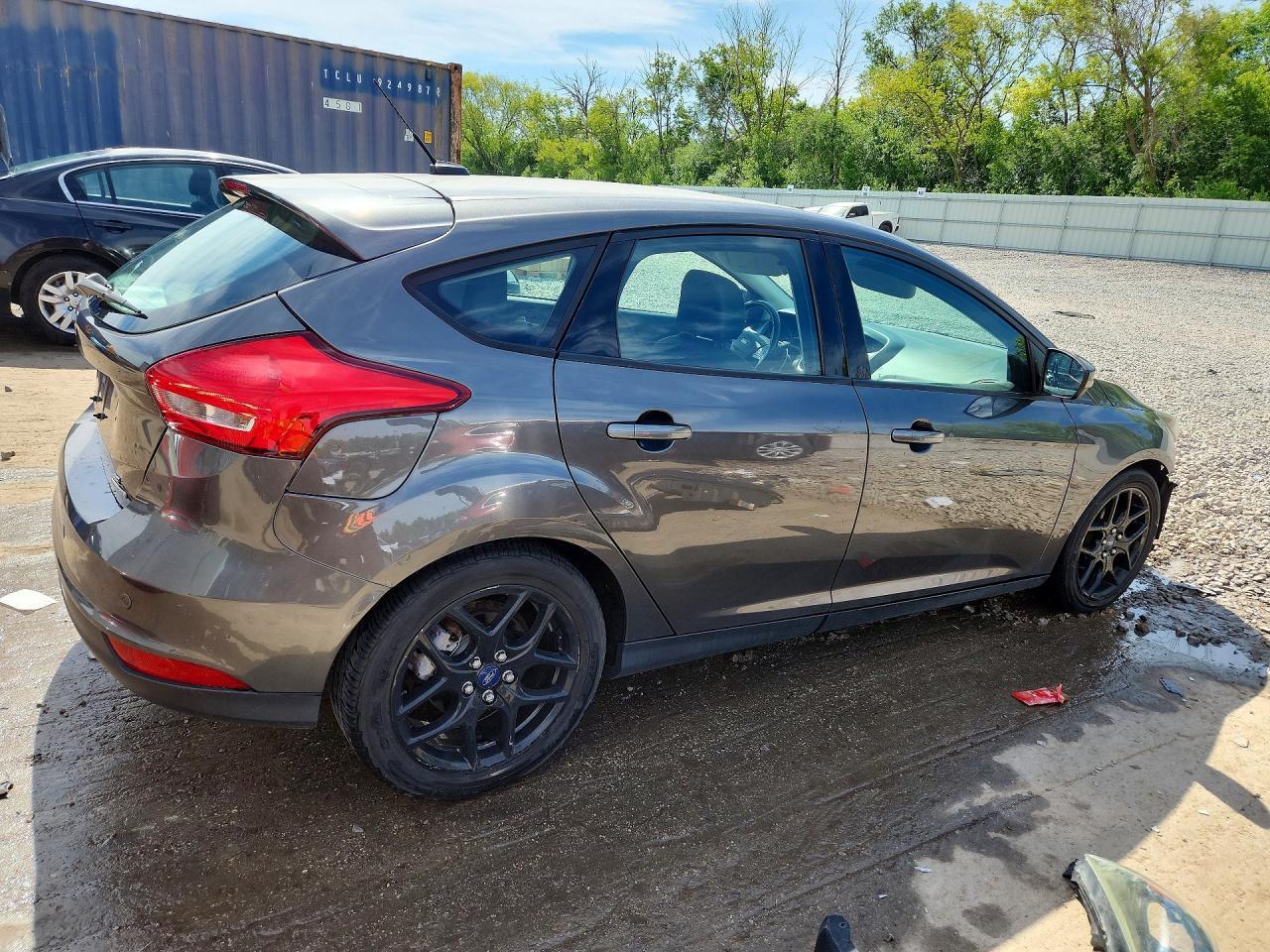2016 Ford Focus Se - Image 3