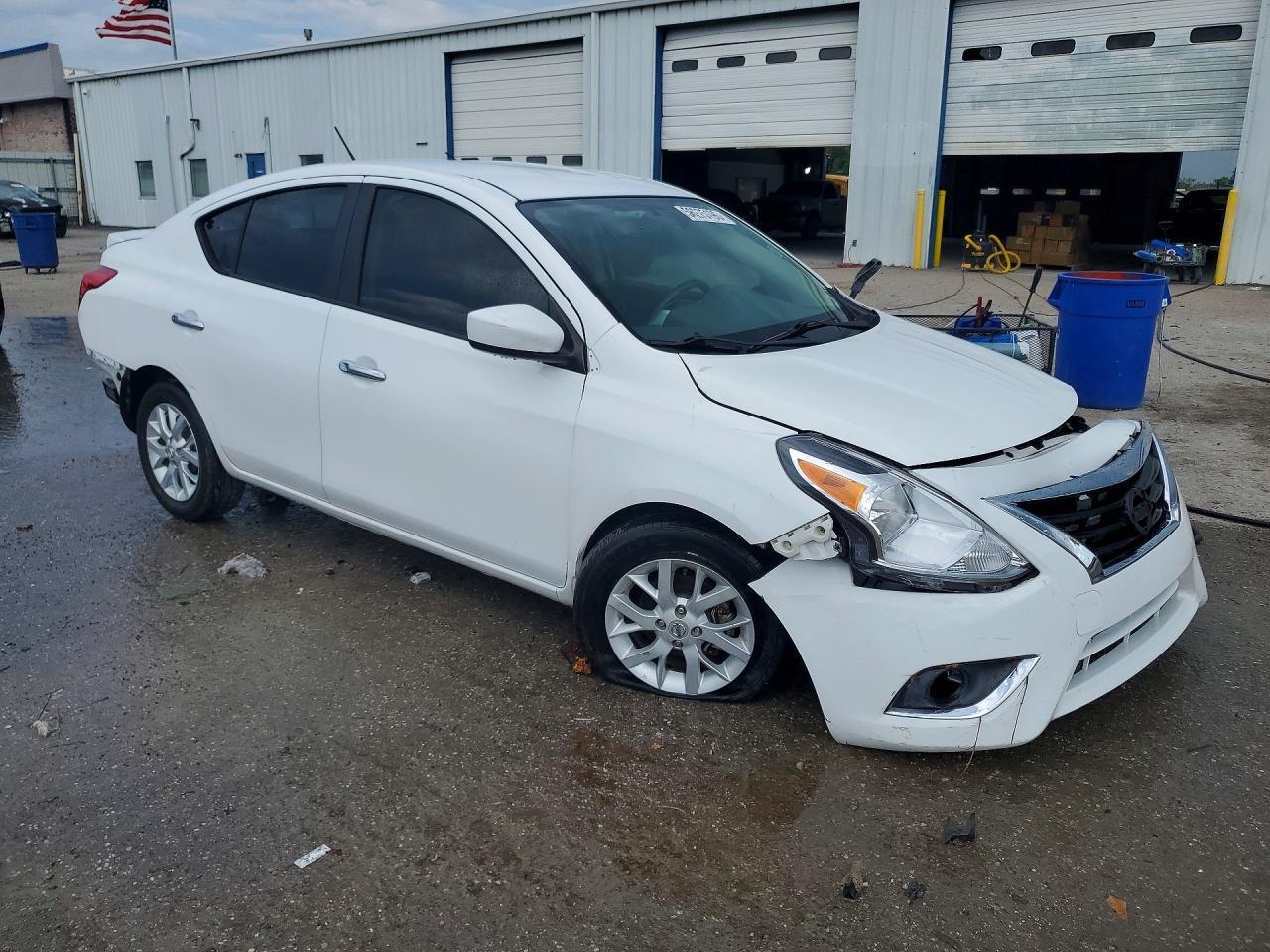 2019 Nissan Versa Sv - Фото 4