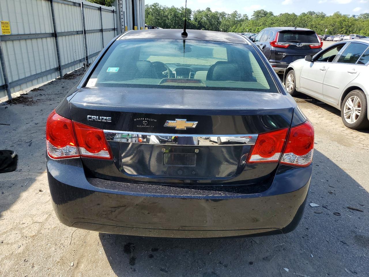 2014 Chevrolet Cruze Ls - Image 6