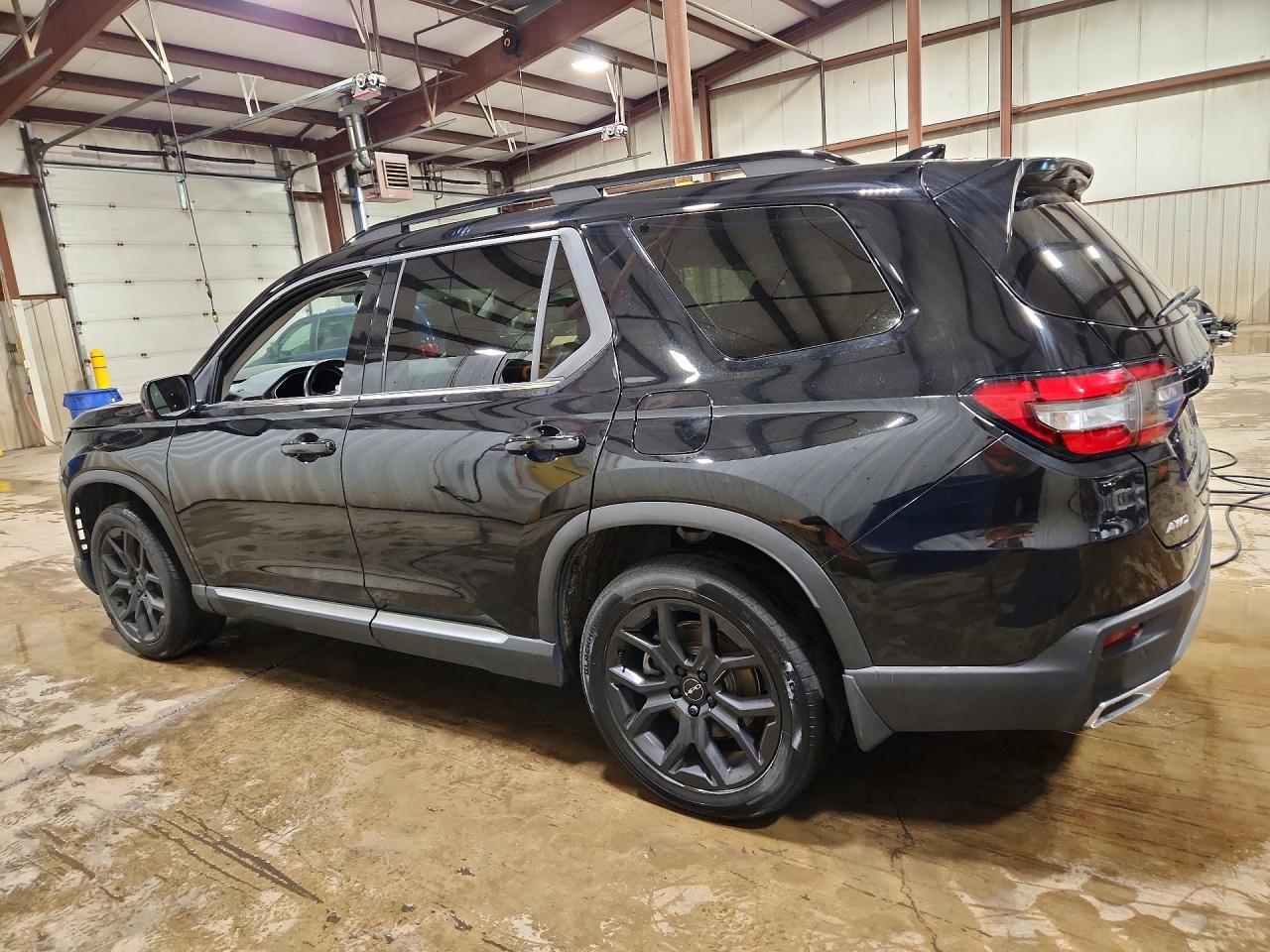 2025 Honda Pilot Touring - Фото 2