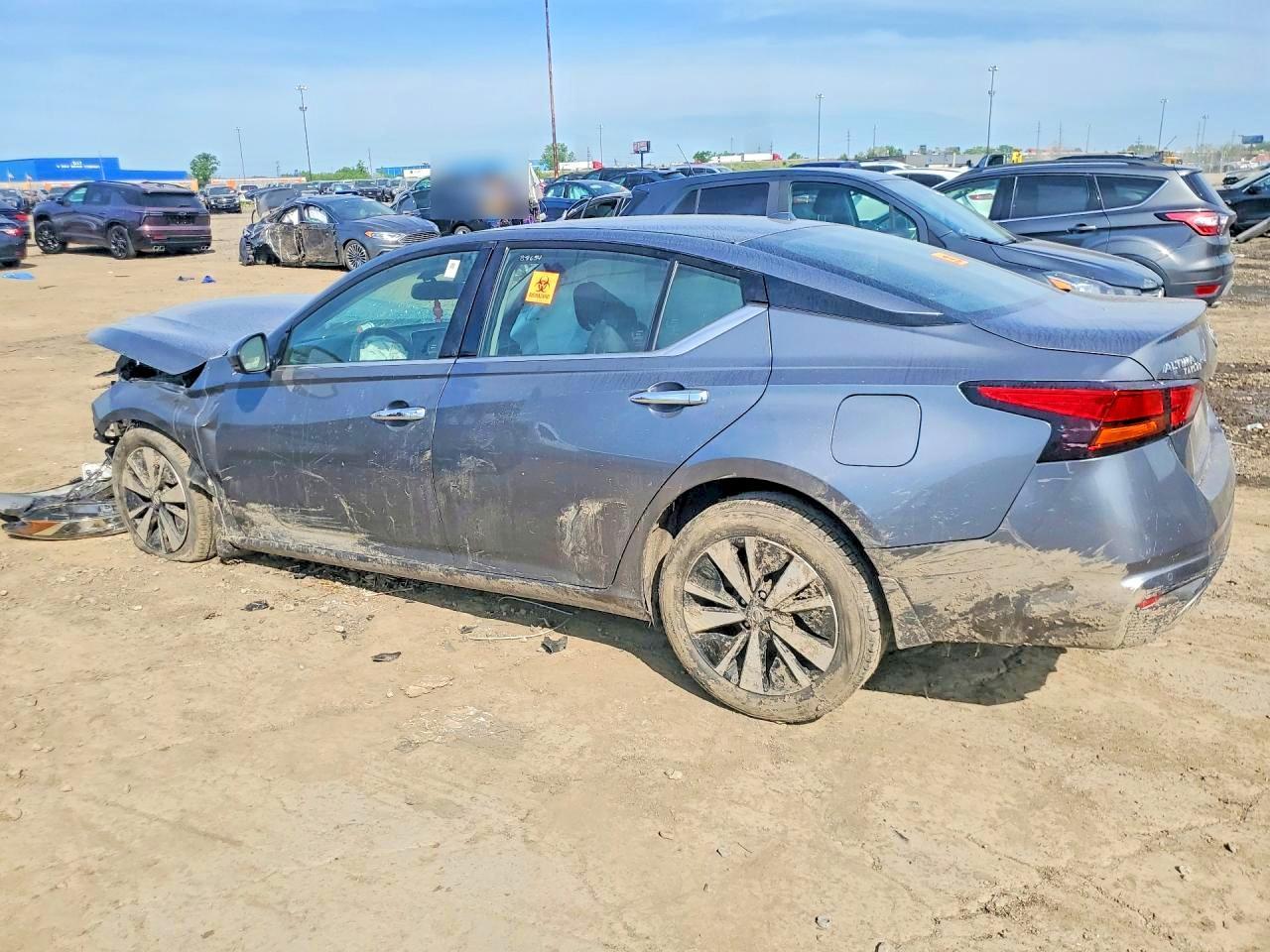 2019 Nissan Altima Sl - Image 2