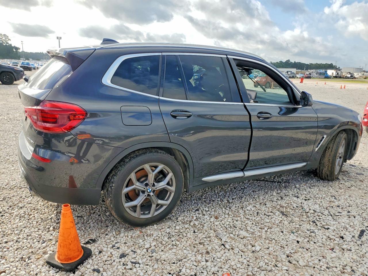 2021 BMW X3 xDrive30I - Фото 3