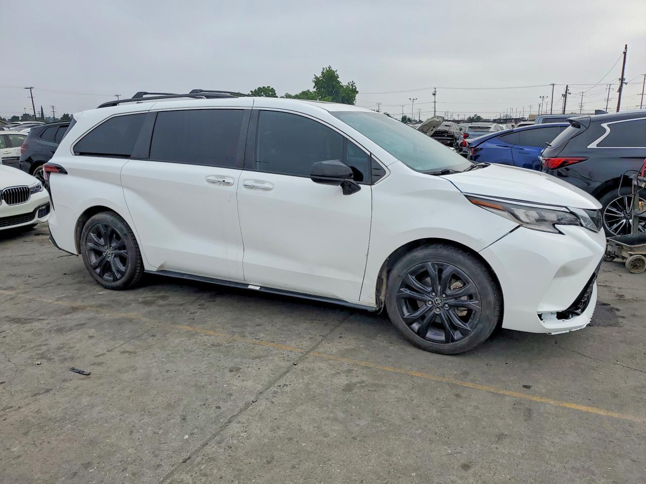 2022 Toyota Sienna Xse 7-Passenger - Image 4